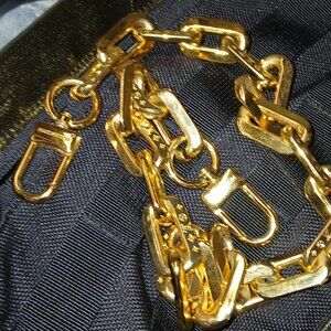 Louis vuitton coussin bag chain strap louis monogram link